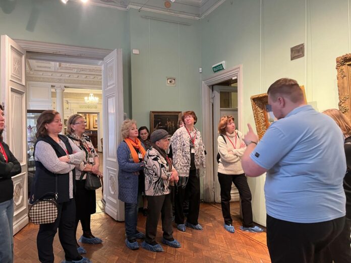 Работников культуры поздравили с профессиональным праздником