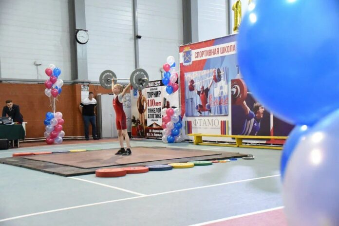 В Подольске состоялся юбилейный турнир по тяжелой атлетике