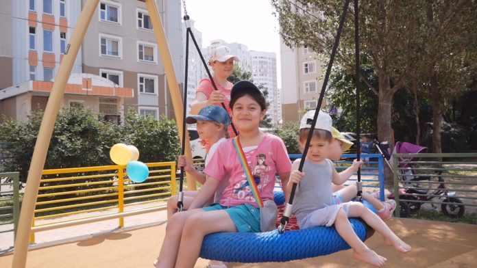 15 июля торжественно открыли четыре детских игровых площадки, установленные по Губернаторской программе в Большом...