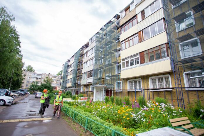 Глава округа проинспектировал состояние многоквартирных домов и дворовых территорий