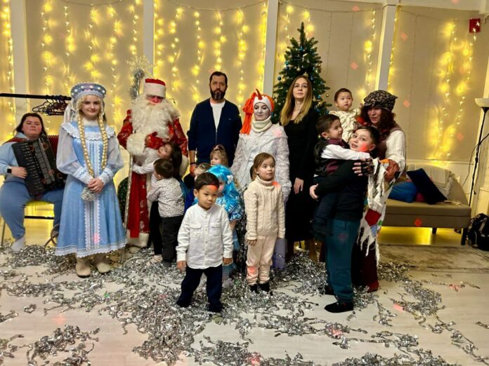 Благотворительное новогоднее представление для детей в Подольске