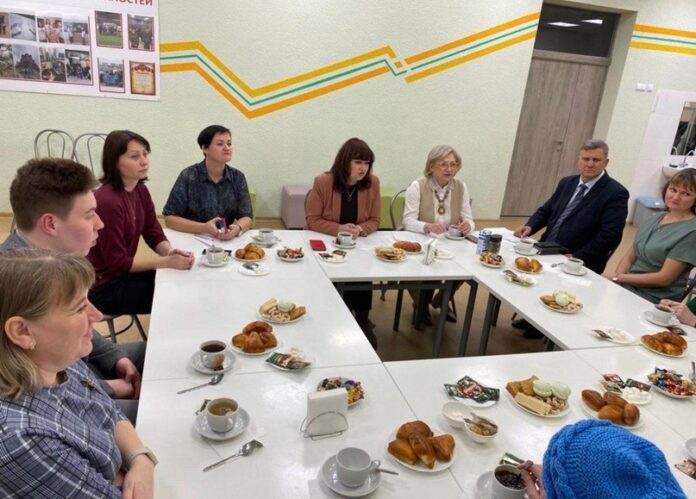 Партийцы встретились с женами и мамами участников СВО