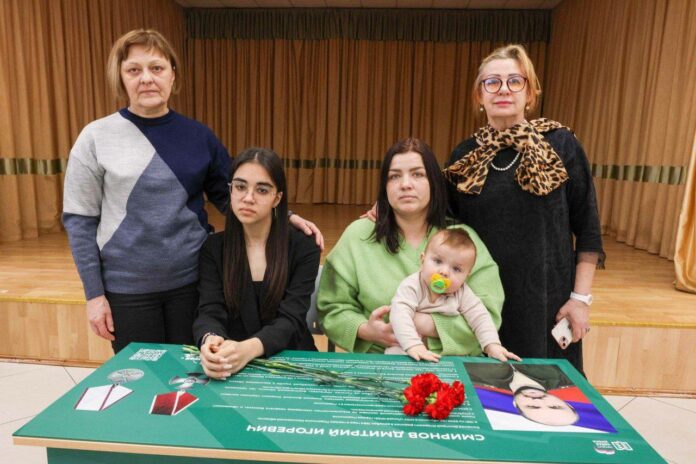 В лицее № 23 открыли Парту Героя в честь Дмитрия Игоревича Смирнова