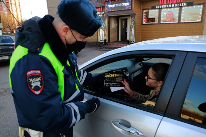 Автоинспекторы провели мероприятие «Заметный пешеход» в Подольске