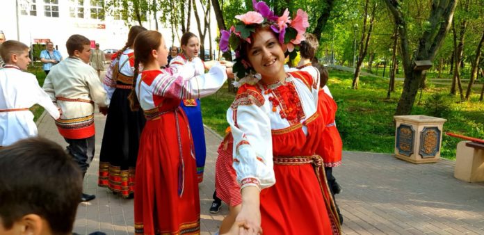 День славянской письменности и культуры отметили подольчане в парке возле ДК ЗИО