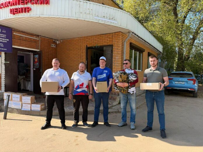 Депутат Совета депутатов передал в волонтерский центр округа маскировочные сети