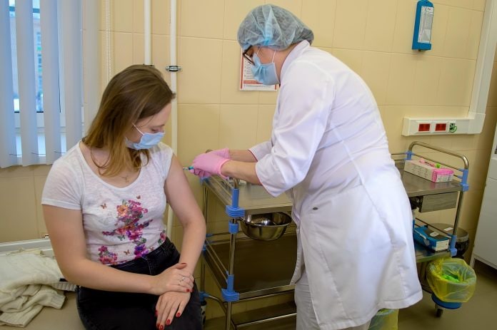 Выездные диспансеризация и вакцинация в Подольске продолжатся в сентябре