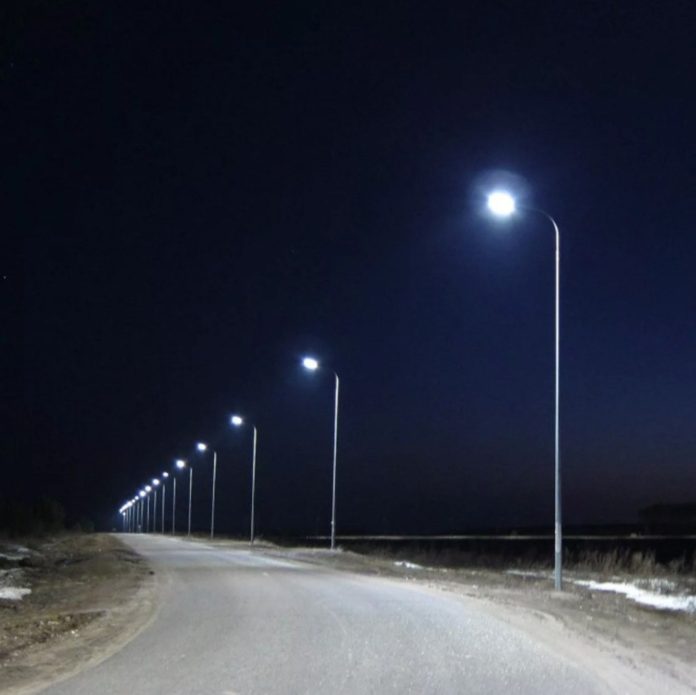 Линии освещения появятся на трех региональных дорогах муниципалитета в 2021 году