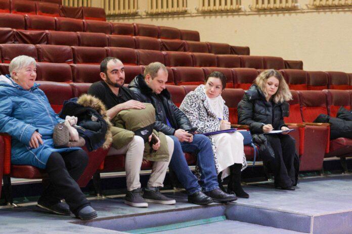 Жители Силикатной задали вопросы подольским коммунальщикам