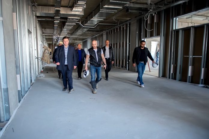 Глава муниципалитета проинспектикровал строительство школ