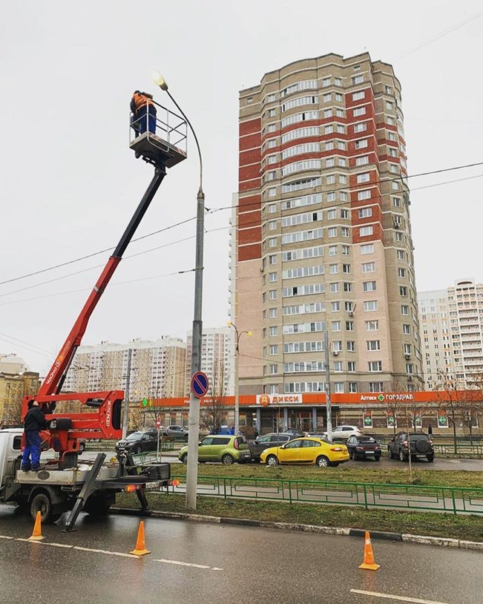 Сотрудники МБУ «ПКБ» отрабатывают около 40 заявок по восстановлению уличного освещения каждый день