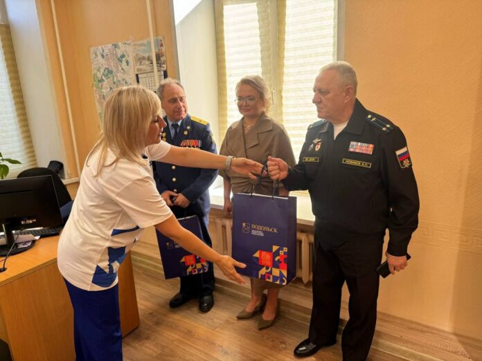 В Подольске активисты Партии «Единая Россия» поздравили ветеранов Военно-воздушных сил