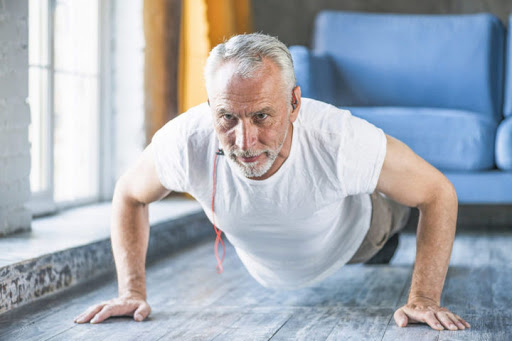 Жителей старшего возраста приглашают присоединиться к онлайн-зарядкам на портале «Живу Спортом» 14 апреля