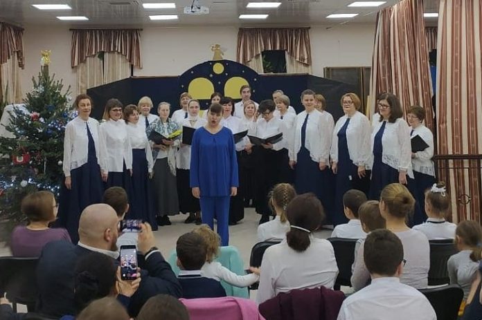 Коллективы Подольска выступили с рождественской программой на празднике храма Иверской иконы Божией Матери в...