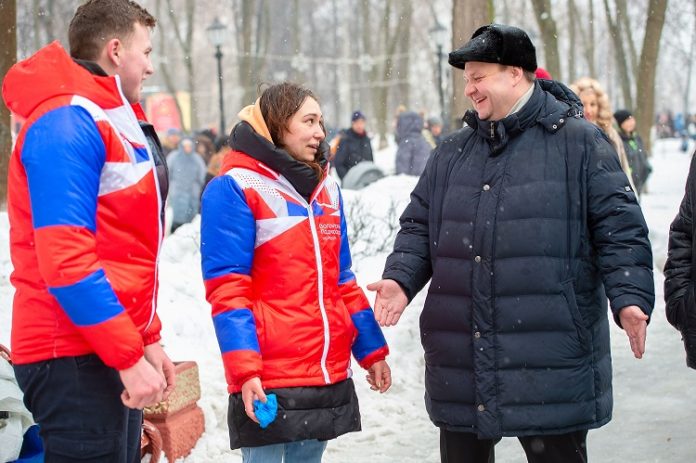 «Старались от всей души»: волонтеры «Единой России» — о годовщине открытия первых волонтерских центров