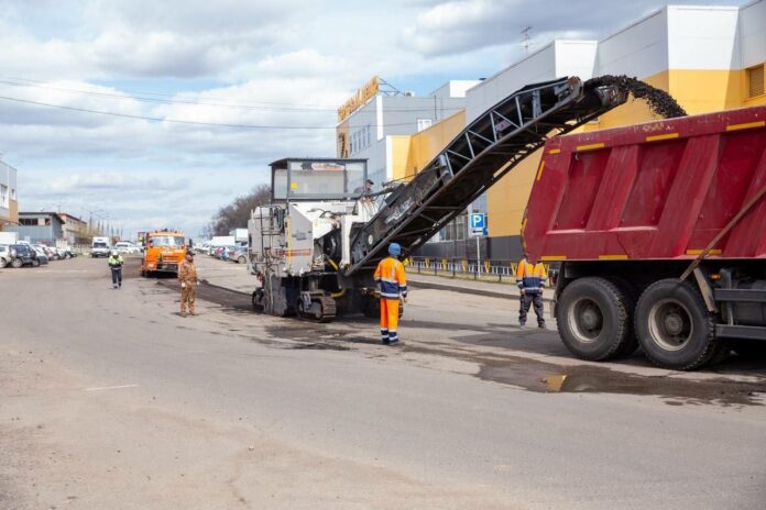 В рамках аппаратного совещания обсудили ремонт автомобильных дорог