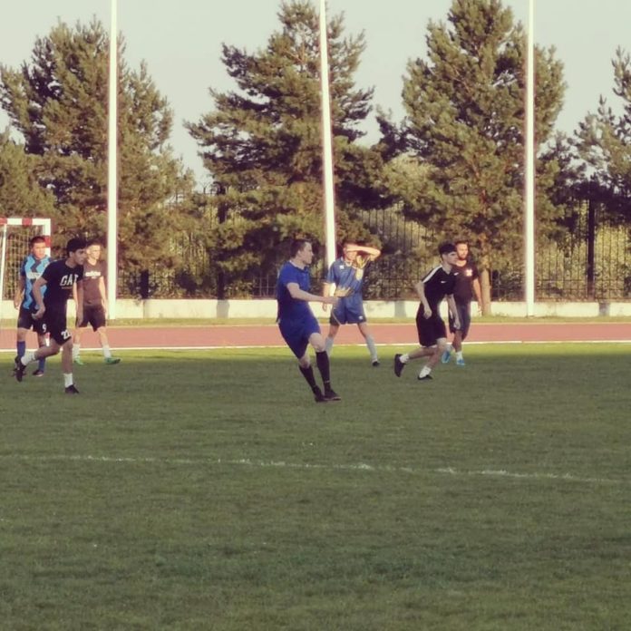 Открытый турнир по футболу среди мужских команд прошел на стадионе Подолье