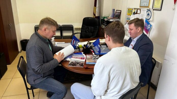Член фракции «Единая Россия» совместно с директором СШОР «Пахра» обсудили продвижение проекта «Za Самбо»