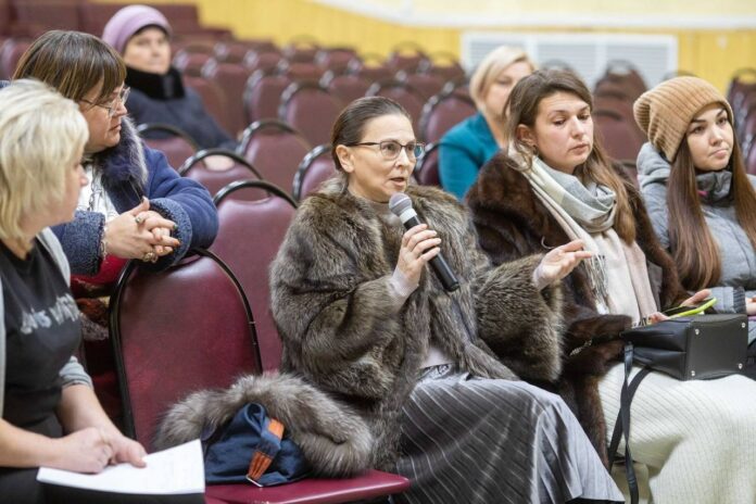 В микрорайоне Львовском прошла встреча по вопросам предоставления ЖКУ