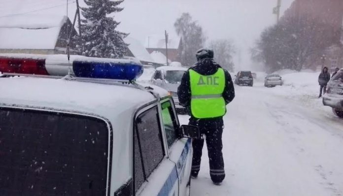 В случае неисправности ТС либо других происшествий обращайтесь за помощью в Центр Управления Госавтоинспекции...