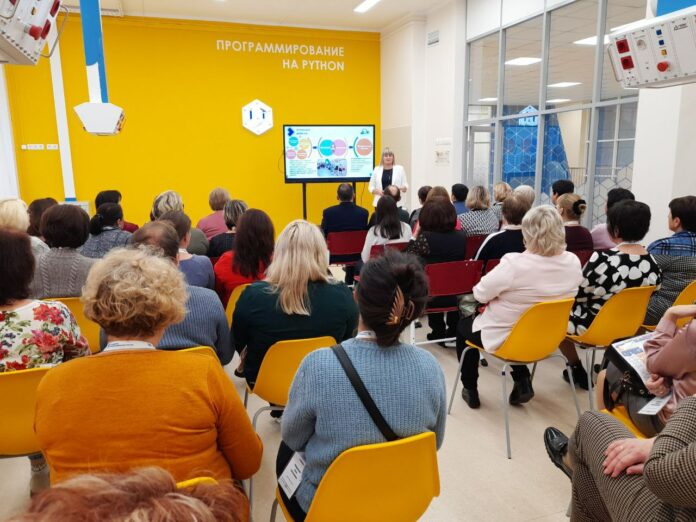 Педагоги из освобождённых территорий посетили две школы Подольска