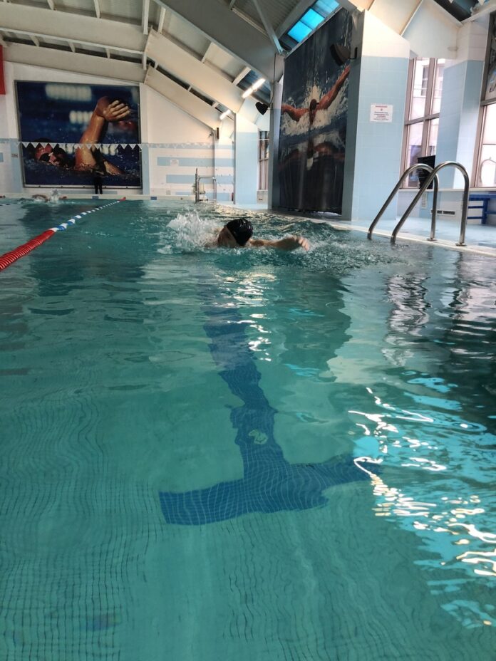 В УСЦ «Юность» прошел коллективный заплыв