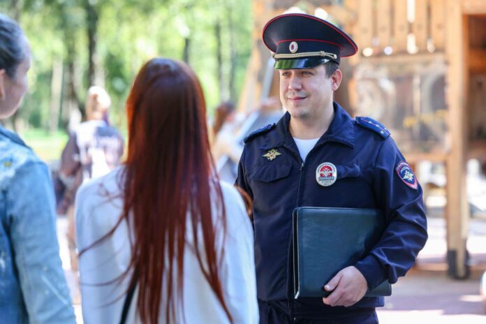 Подольчане могут поддержать земляка на региональном этапе конкурса «Народный участковый — 2025»