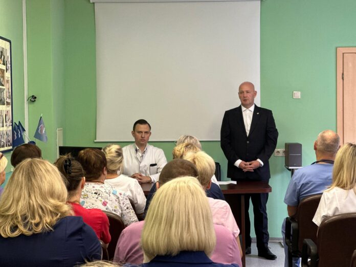 Единороссы встретились с коллективом Подольского родильного дома