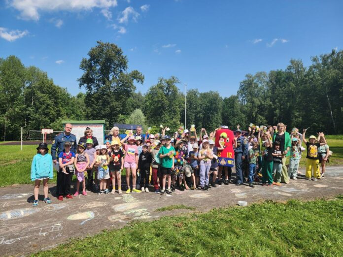 Правила пожарной безопасности напомнили в ДЮОЦ «Ромашка» отдыхающим ребятам