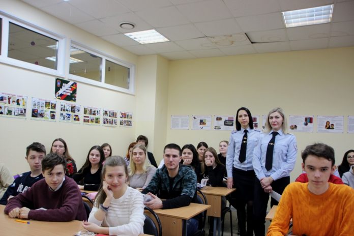 Акцию «Студенческий десант» провели сотрудники полиции округа для студентов подольского колледжа