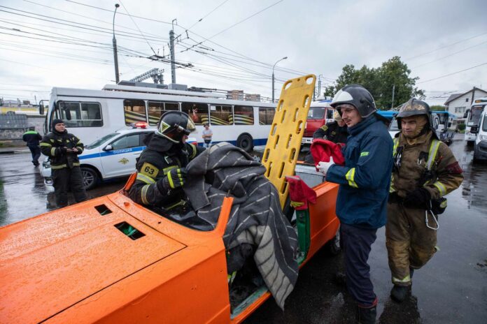 Тактические учения по ликвидации последствий ДТП провели в Подольске