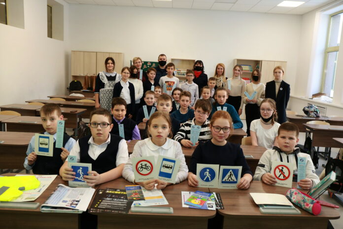 Подольские автоинспекторы напомнили учащимся о безопасности в дорожно-транспортной среде