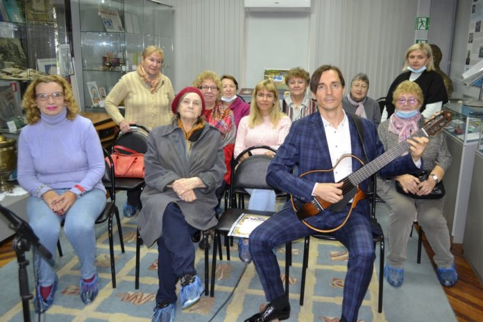 В округе состоялся концерт Павла Быкова