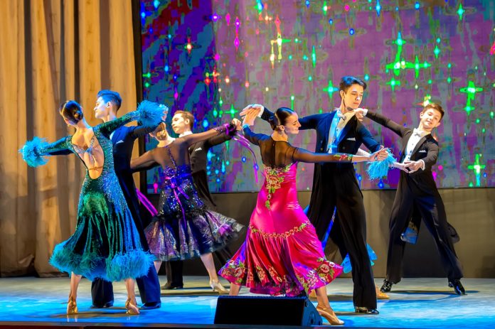 В Концертном зале администрации округа прошёл праздничный вечер, посвящённый Международному женскому дню