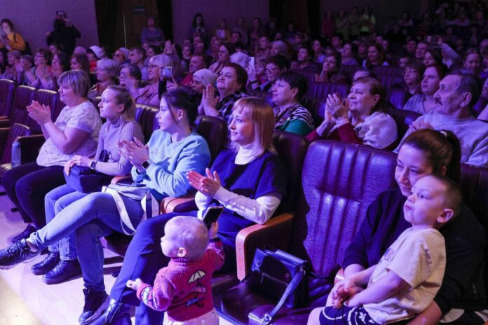 В ДК «Машиностроитель» в Климовске состоялся праздничный концерт