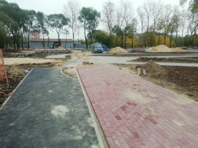 Работы по благоустройству территории возле станции Силикатная МЦД-2 завершаются