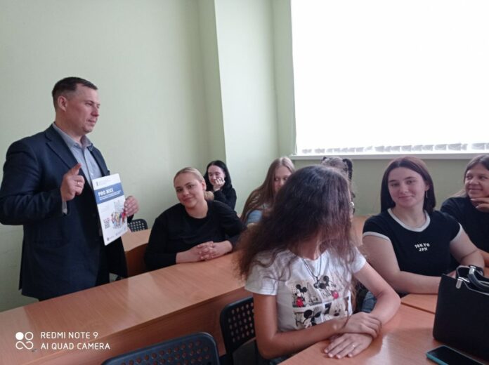 Депутат Михаил Жученко организовал лекцию в рамках партийного проекта «Школа грамотного потребителя»