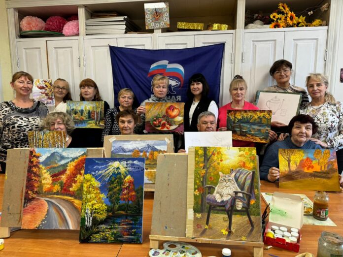 Депутат Совета депутатов организовала заключительное занятие по работе над осенним пейзажем