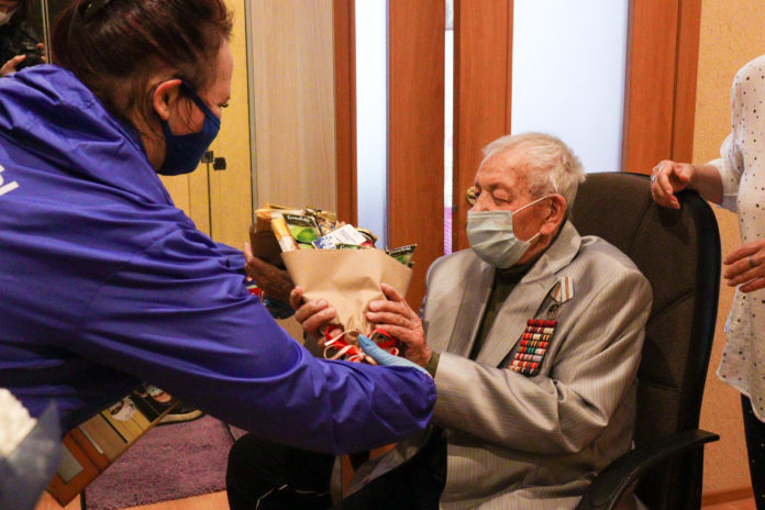 Волонтёры Победы поздравили со 100-летием Георгия Михайловича Баранова — ветерана Великой Отечественной войны
