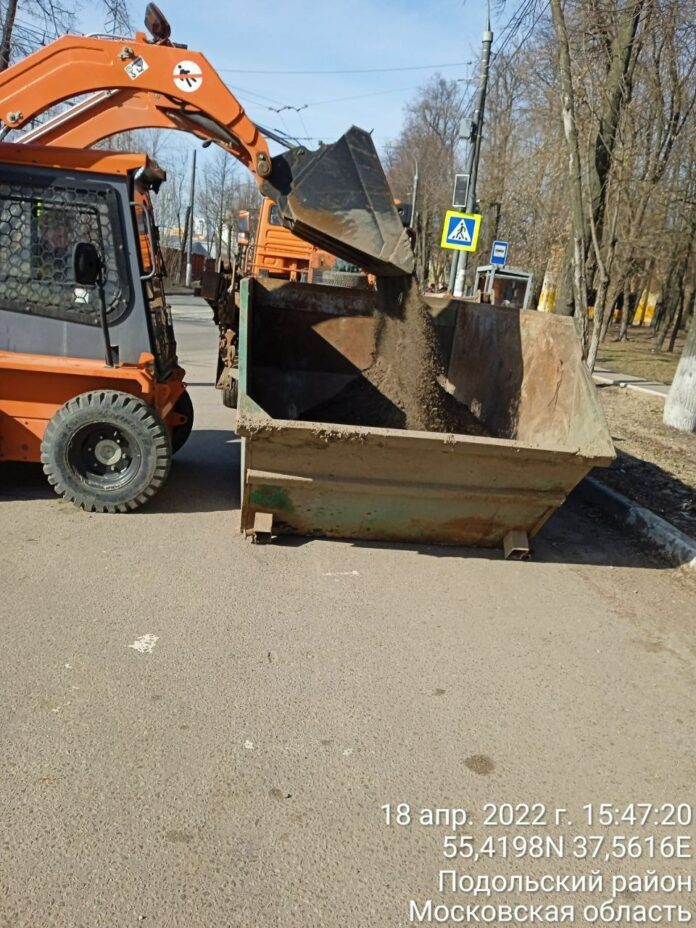 В рамках месячника по благоустройству в Большом Подольске ведутся плановые работы
