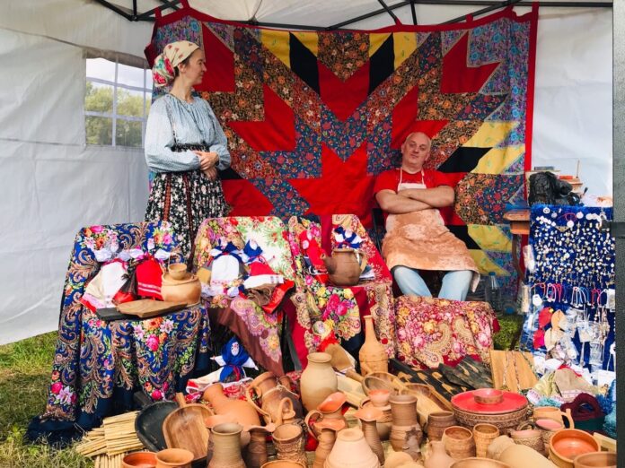 Работники «Русского музея обрядов и быта» побывали на празднике «Сентябрины» в музее-заповеднике «Горки Ленинские»