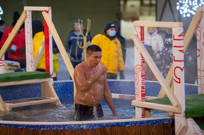 Подольские партийцы приняли участие в Крещенских купаниях