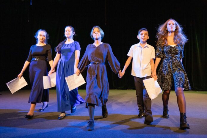 В ДК «Октябрь» состоялся литературный вечер по произведениям Сергея Есенина