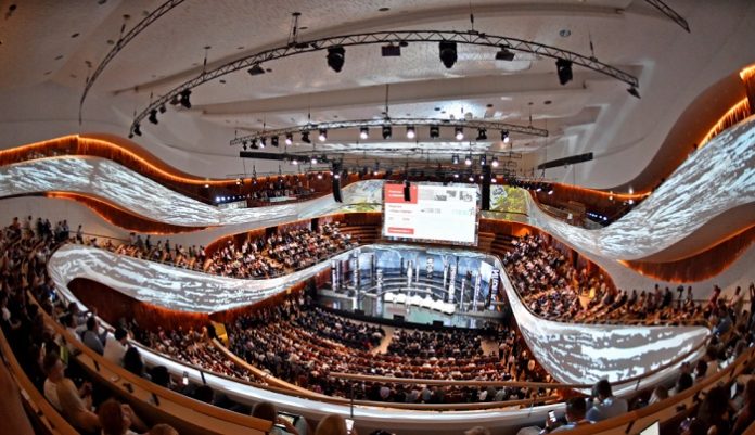 Опера для всех! Прямые трансляции из Вены в парке «Зарядье»