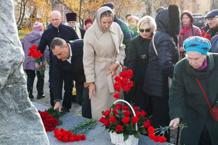 Единороссы и молодогвардейцы Подольска почтили память жертв политических репрессий