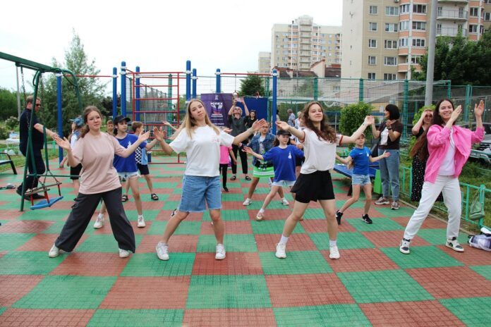 В Подольске состоялась встреча с жителями, приуроченная ко Дню соседа