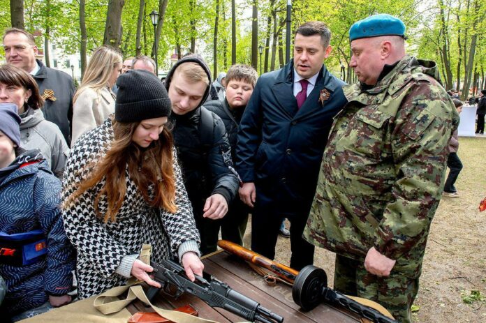 Праздничные мероприятия 9 мая проходят в подольском парке им. Талалихина