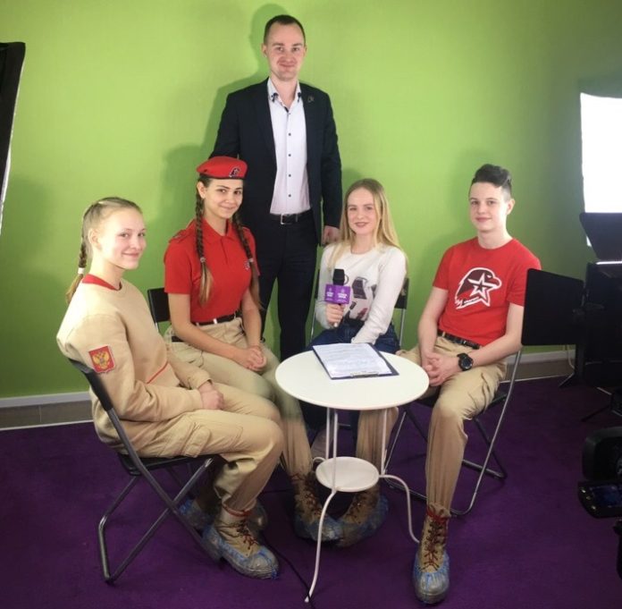 Юнармейцы из округа побывали в студии детского телевидения «Страна звезд»