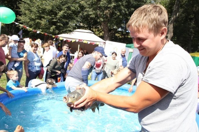 Ловля рыбы руками – увлекательное занятие