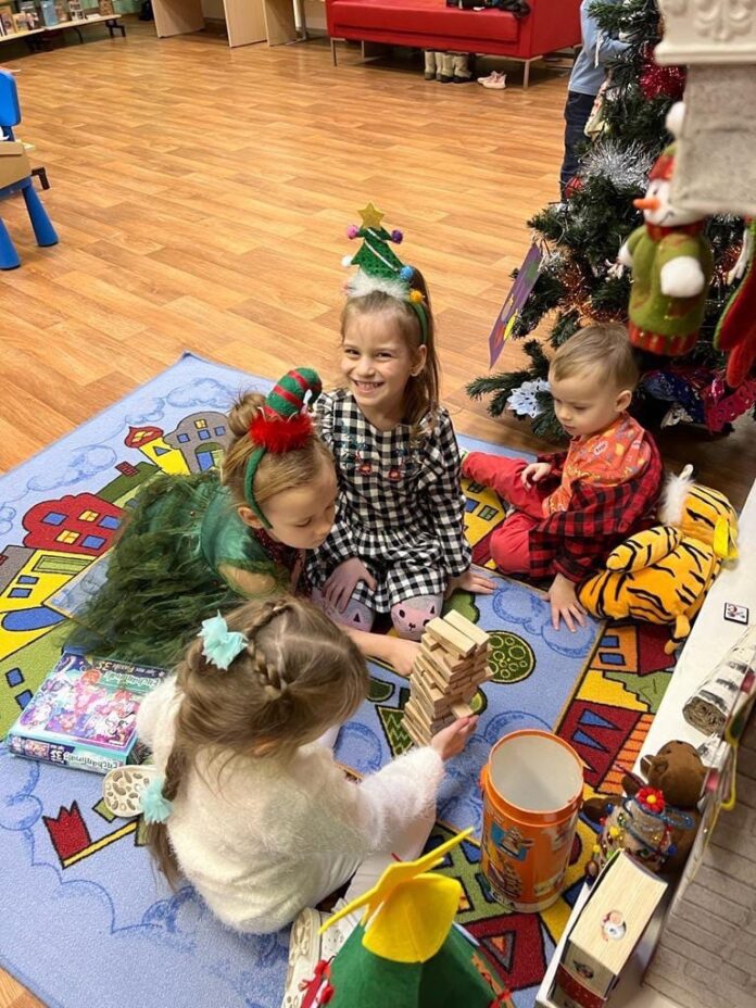 Встреча «В школе мастерства Деда Мороза» прошла в библиотеке № 24